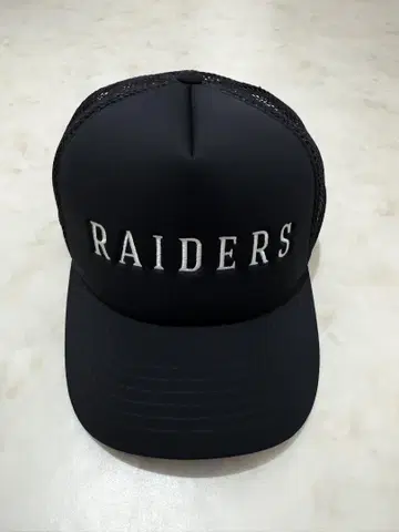 레이드 재팬 RAIDERS 트래커 캡