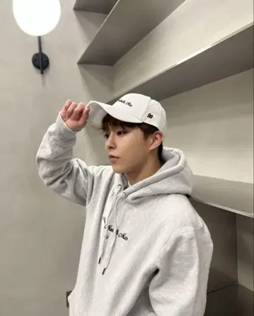 시우민 Represent 콜라보 후드티