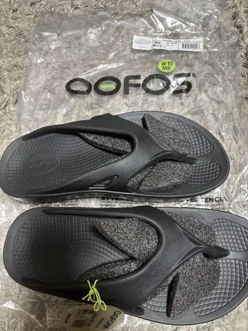 OOFOS OOfoam 블랙 플립플랍 US