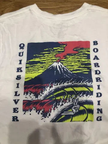Quiksilver 티셔츠 화이트