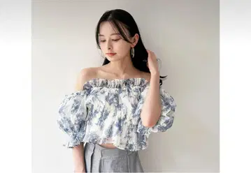 snidel 개더 오프 숄더 블라우스 25ss