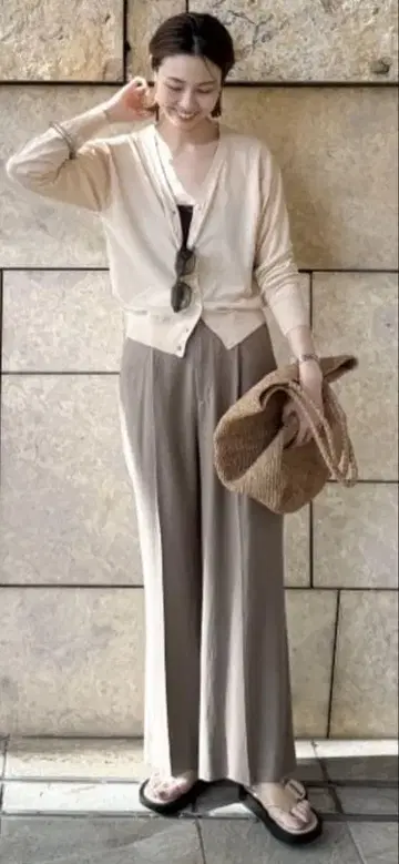 새상품 Plage 플라주 PLAIN V넥 가디건