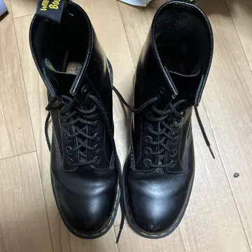 Dr.marten 8홀 부츠