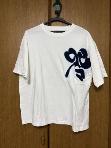 양거송 youngersong 티셔츠