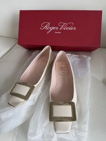 Roger Vivier Belle Vivier 패턴트 레더 발레리나