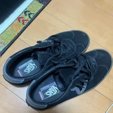 블랙 스웨이드 로우 컷 신발