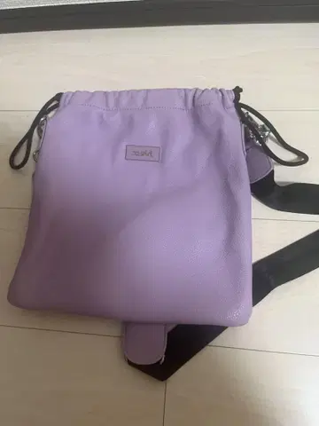 라벤더 드로우 스트링 숄더백