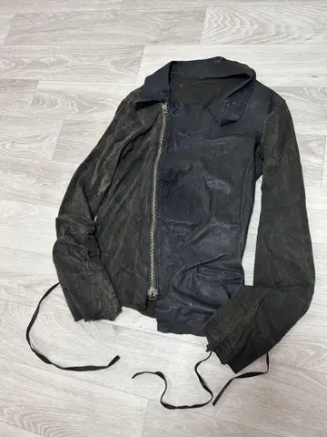 이종 소재 지퍼 자켓