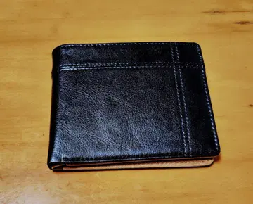 새상품 블랙 가죽 접이식 지갑