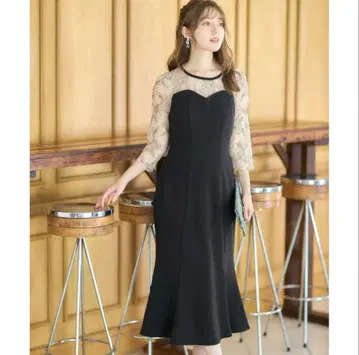 토코 셔링 슬리브 레이스 절개 배색 머메이드 원피스