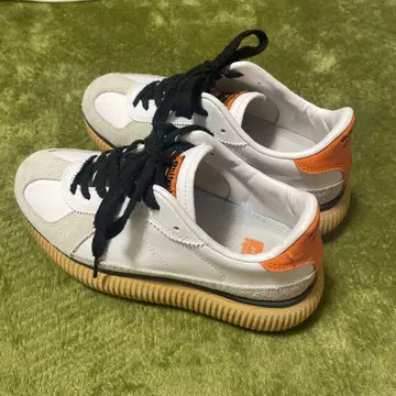 오니츠카타이거 스니커즈