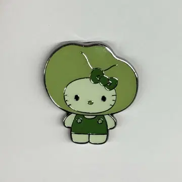 헬로키티 그린 컬러 핀 배지