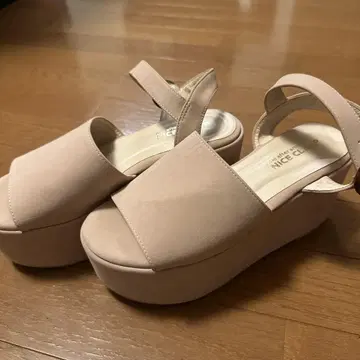 NICE CLAUP 베이지 샌들 앵클 스트랩 통굽 24cm