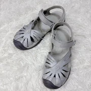 컨디션 최상 KEEN 실버 로즈 샌들 24cm
