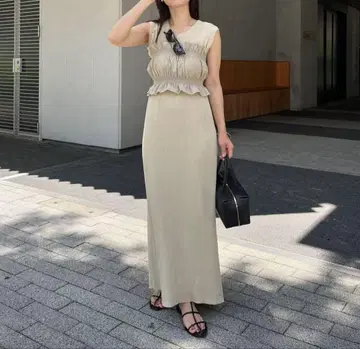 미사용 새상품 택 포함 카프리슈레마쥬 뷔스티에 SET 라메 원피스 베이지