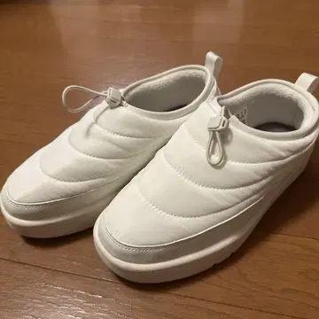 푸마 FOREVER BETTER 화이트 스니커즈 24cm