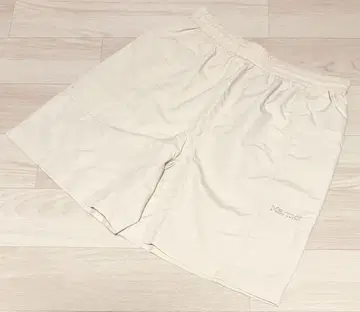 마모트 여성용 숏 팬츠 하프 팬츠 M 사이즈 베이지 새상품