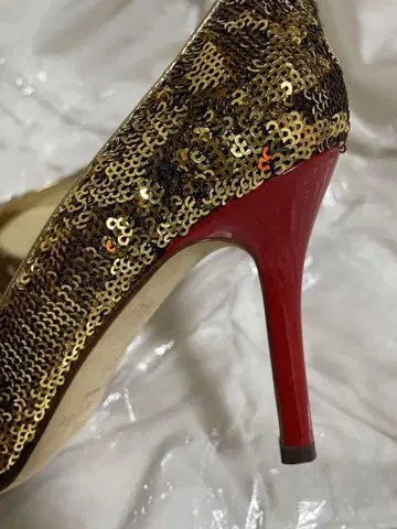 kate spade 골드 스팽글 하이힐 레드 힐 6W