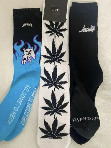 인기 립앤딥과 헝 RIPNDIP&HUF의 하이삭스 25~28cm 3켤레
