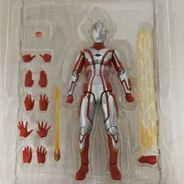S.H.Figuarts 피규아트 울트라맨 메비우스