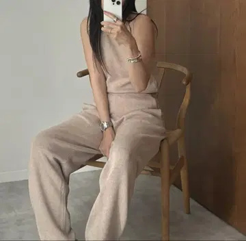 클레인 할터넥 니트 올인원