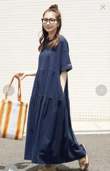 별주 챔피온 프릭스 스토어 절개 반팔 티어드 원피스