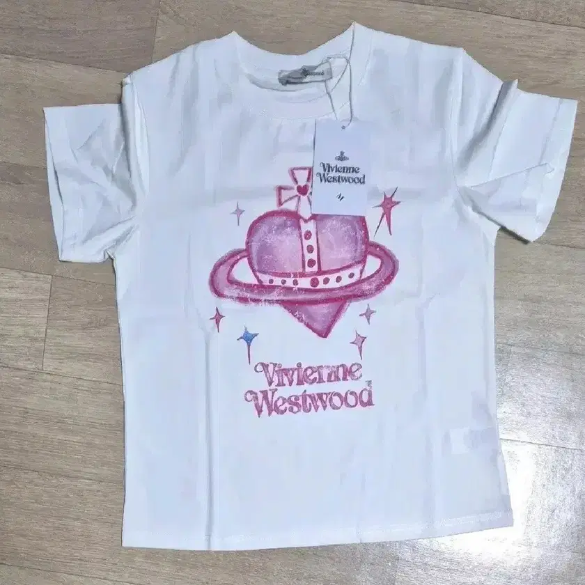 Vivienne Westwood style short-sleeved T-shirt m on Bunjang
