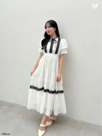 안미르 An MILLE 레이스 라인 도트 원피스 화이트