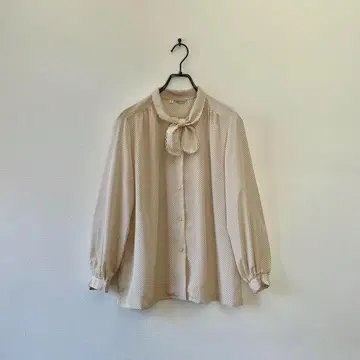 구제 의류 보타이 블라우스 M 새틴 둥근 카라 레트로 포멀 도트 걸리시