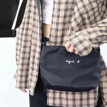 agnes b. 에네스베 웨스트 파우치 블랙