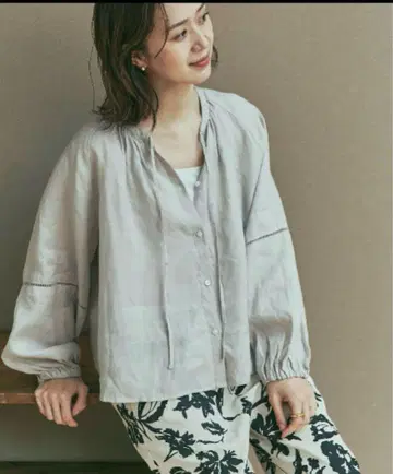 어반 리서치 도어스 린넨 사다리 레이스 블라우스