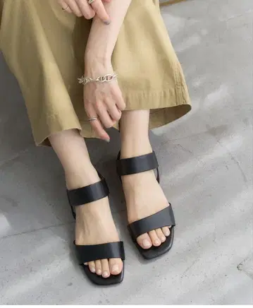 LE TALON 2cm 밴딩 스트랩 샌들 블랙