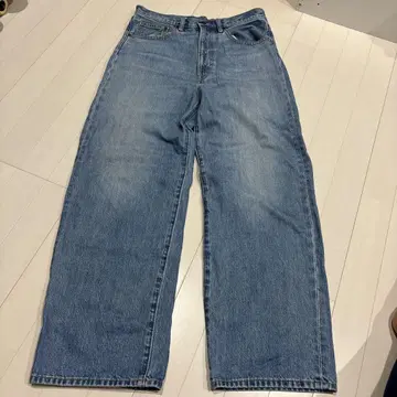 지유 배럴 레그 청바지