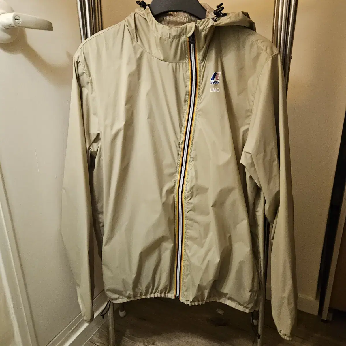 LMC | 엘엠씨 LMC X K-WAY CURVED WINDBREAKER (hanzuu kim Worn
