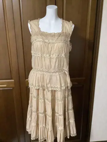 핑크 하우스 베이지 투피스