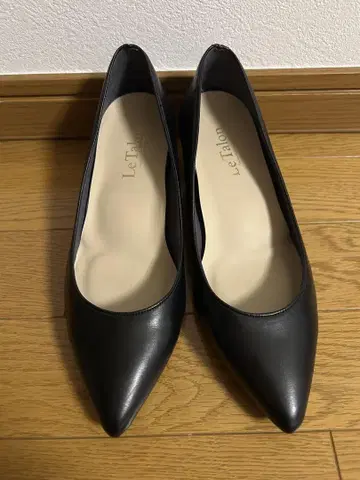 루타론 23.5cm 블랙 펌프스