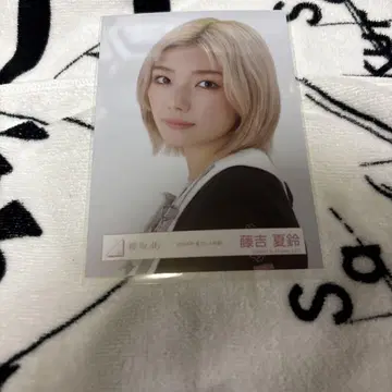 사쿠라자카46 후지요시 카린 2024년 여름 페스티벌 의상 요리