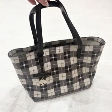 Kate Spade 체크 무늬 핸드백 참 포함