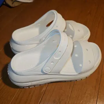 크록스 메가 크러쉬 샌들