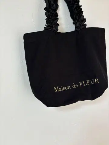 Madison de FLEUR 프릴 핸들 토트백 블랙