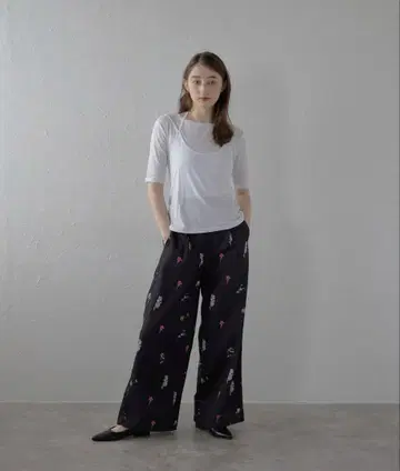MINERTE/꽃무늬 팬츠