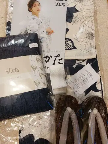Dita 꽃무늬 유카타, 오비, 조리 세트