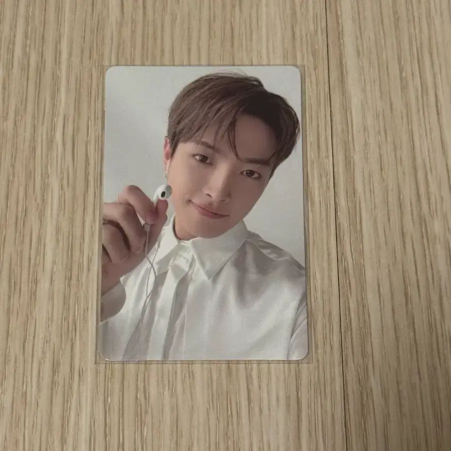 Buy ATEEZ Signed albums, Rare photocards on Bunjang!
