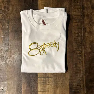 8e greedy 티셔츠