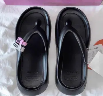 taw&toe x lowclassic 블랙 플립플랍 택 포함