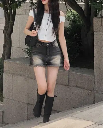 anyonemore 밑단 프린지 사이드 절개 숏 팬츠