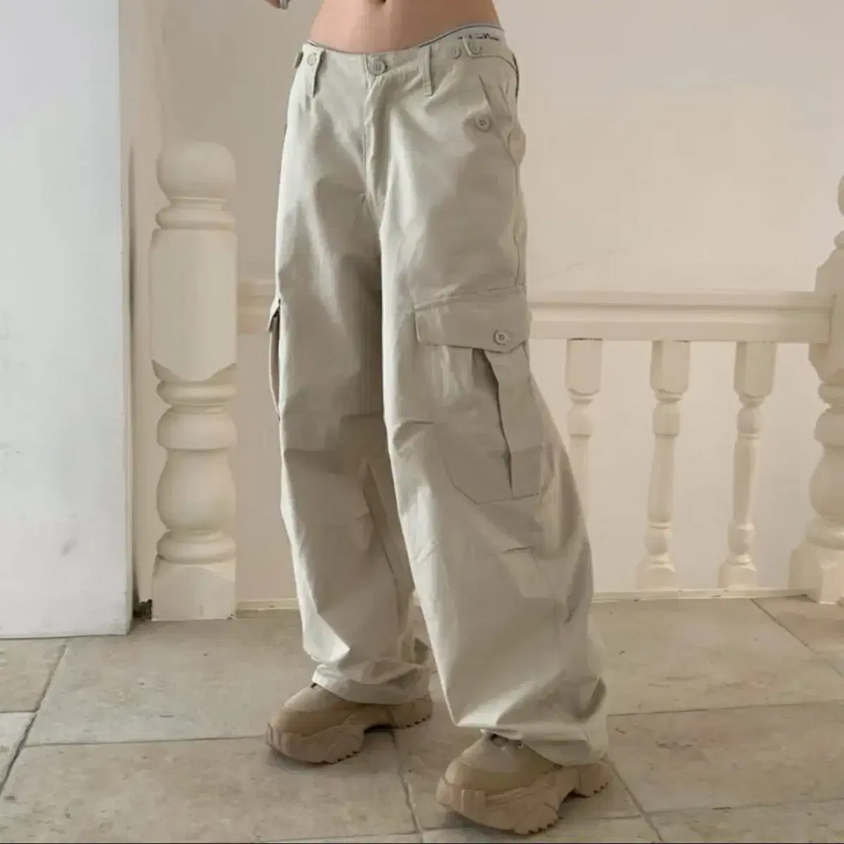 【MODIMOOD】BIG CARGO TWO BUCKLE LONG PANTS Modimood Big Cargo Two-Buckle Long Pants #모디무드 on