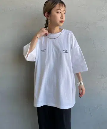 엄브로 오버 사이즈 화이트 티셔츠