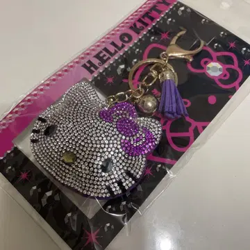 헬로키티 반짝이는 페이스 참 태슬 포함