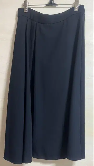 나라 까미체 네이비 비대칭 플레어 스커트